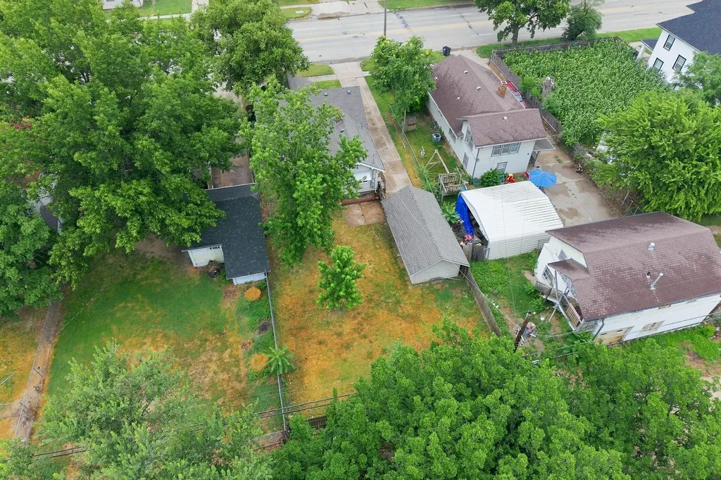 1617 W Mccormick Wichita KS 67213