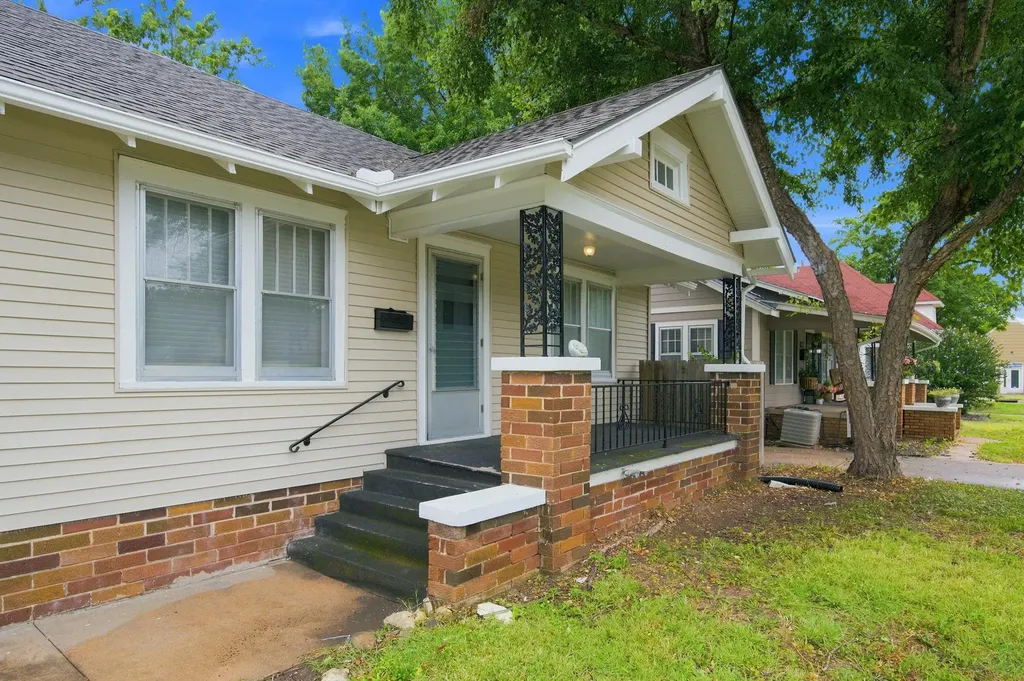 1617 W Mccormick Wichita KS 67213