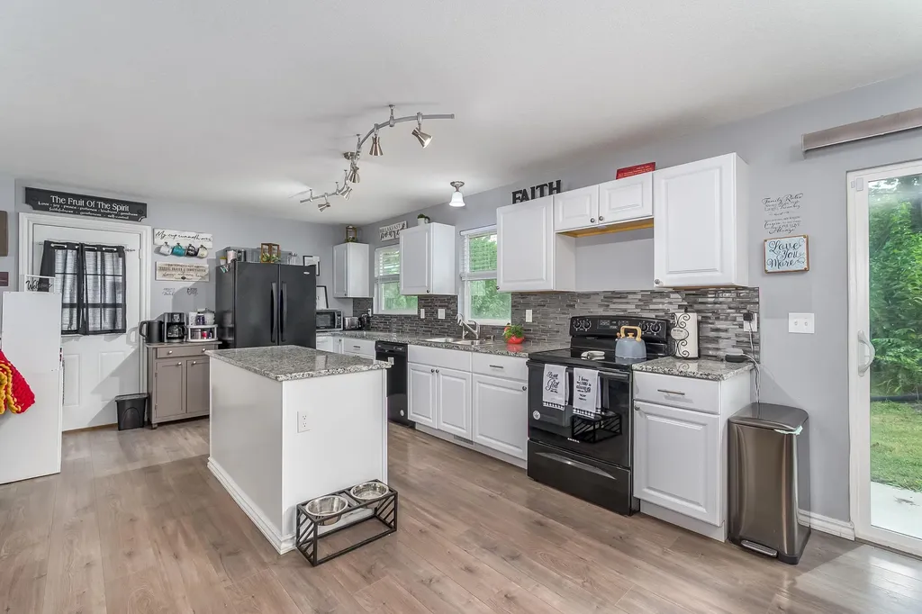 6430 N Longmont Street Park City KS 67219