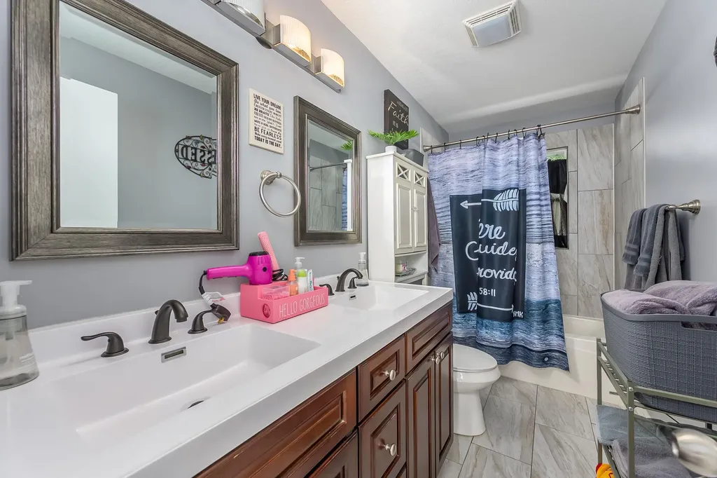 6430 N Longmont Street Park City KS 67219