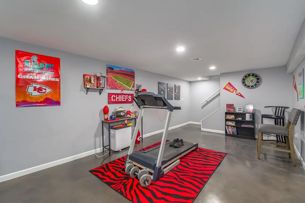 6430 N Longmont Street Park City KS 67219