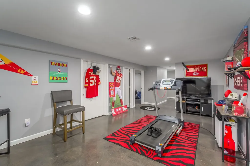 6430 N Longmont Street Park City KS 67219