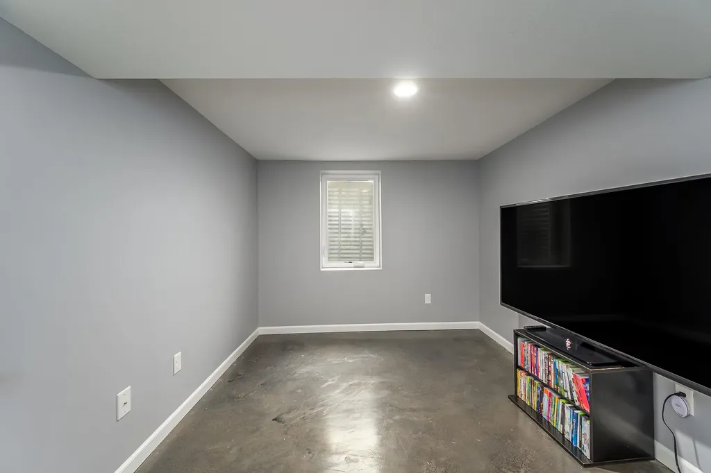 6430 N Longmont Street Park City KS 67219
