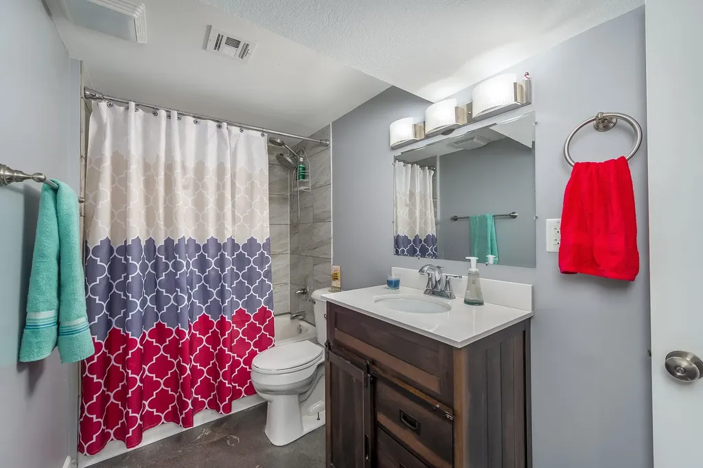 6430 N Longmont Street Park City KS 67219