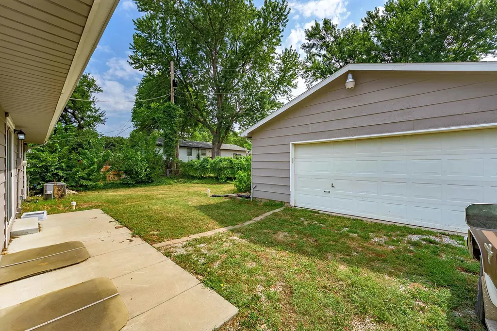 6430 N Longmont Street Park City KS 67219
