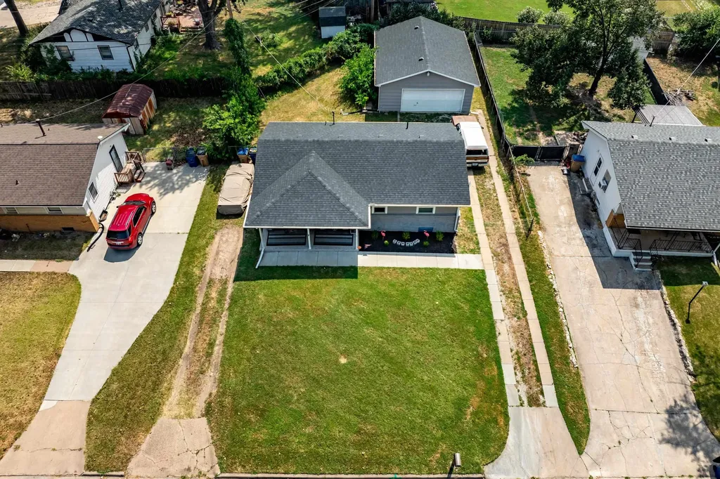 6430 N Longmont Street Park City KS 67219