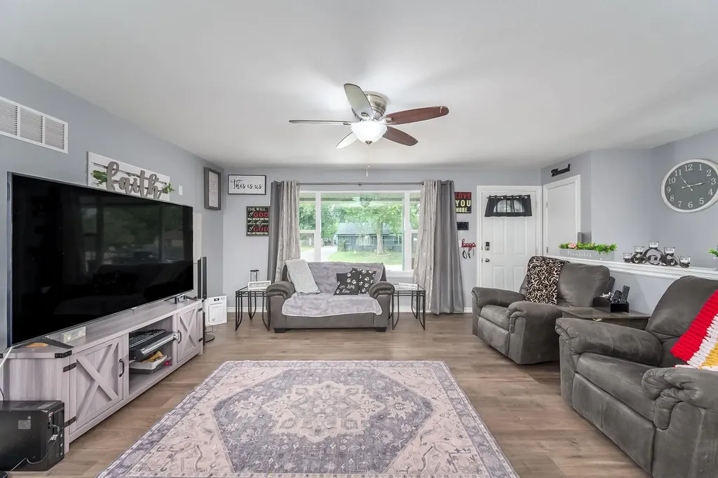 6430 N Longmont Street Park City KS 67219