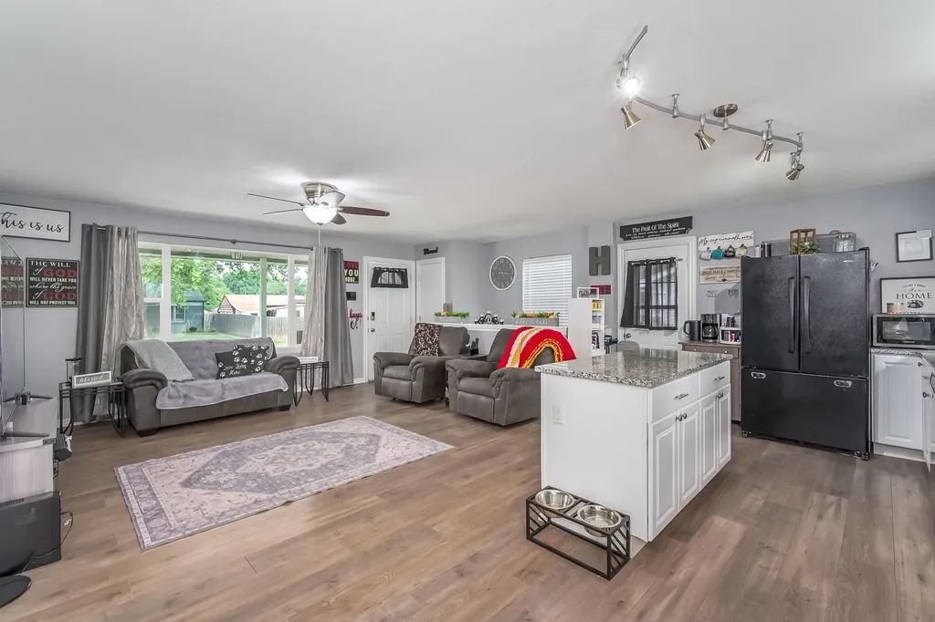 6430 N Longmont Street Park City KS 67219