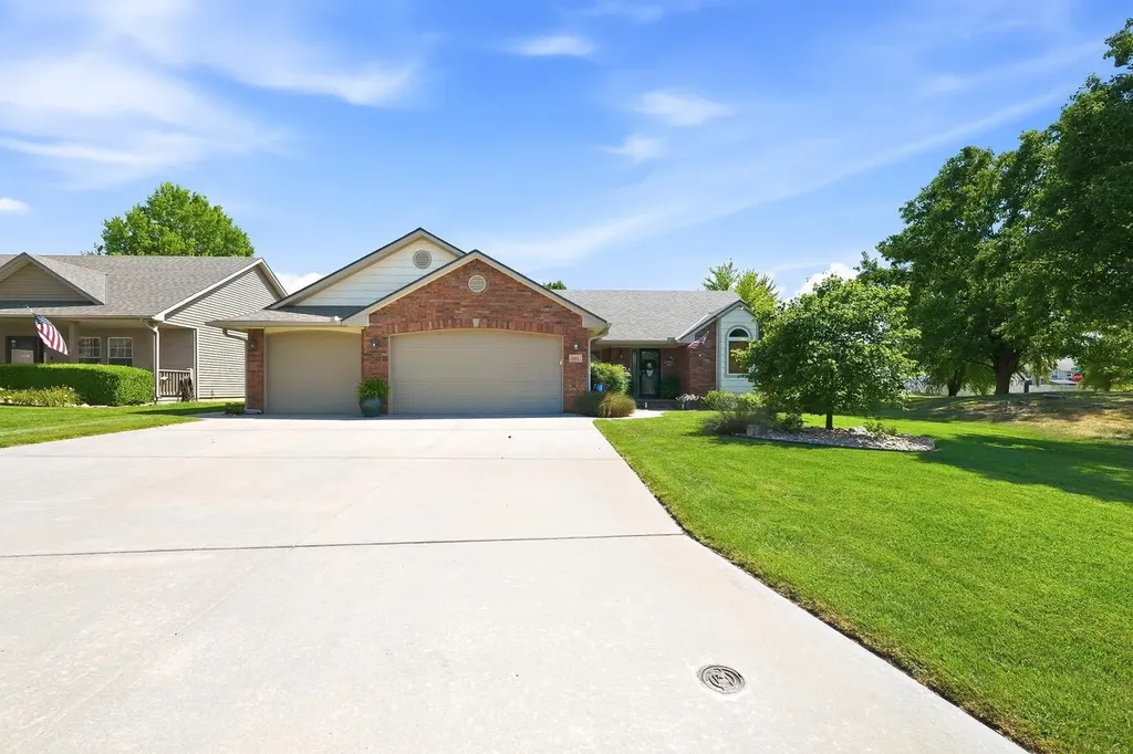 601 Stone Gate Circle Augusta KS 67010