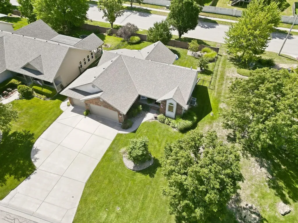 601 Stone Gate Circle Augusta KS 67010