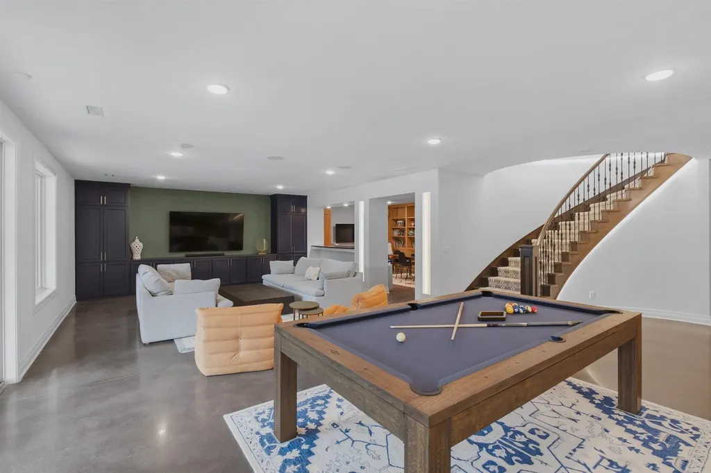 2126 N Clear Creek Wichita KS 67230