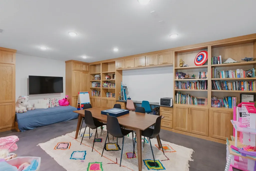 2126 N Clear Creek Wichita KS 67230