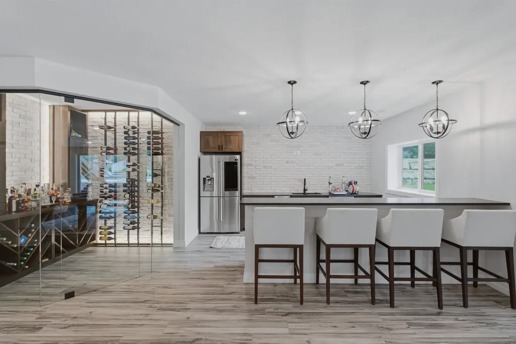 2126 N Clear Creek Wichita KS 67230