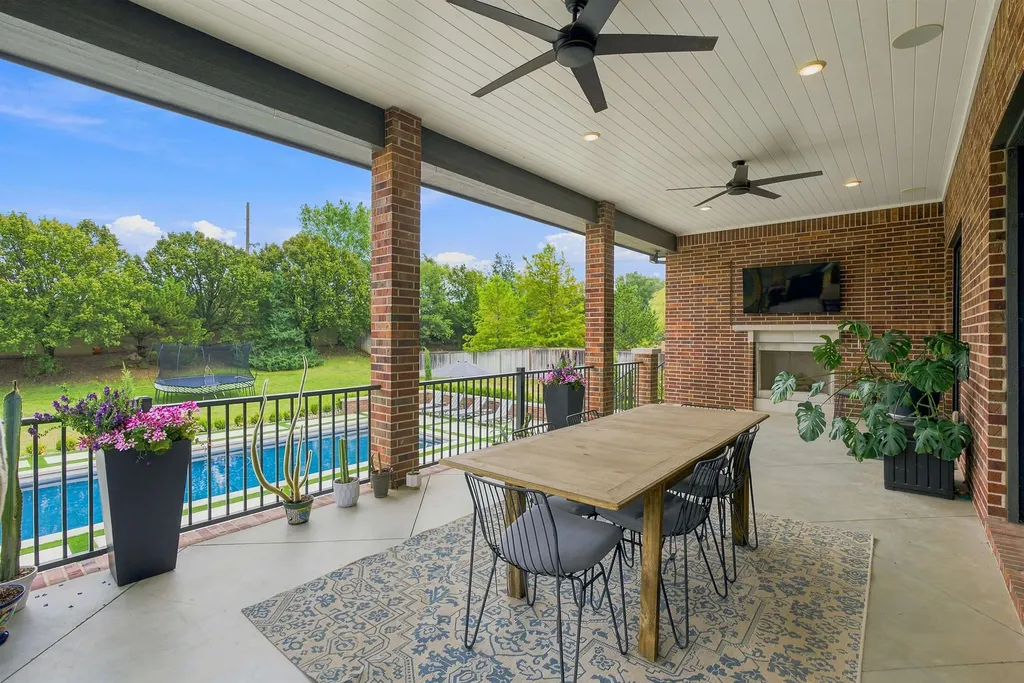 2126 N Clear Creek Wichita KS 67230