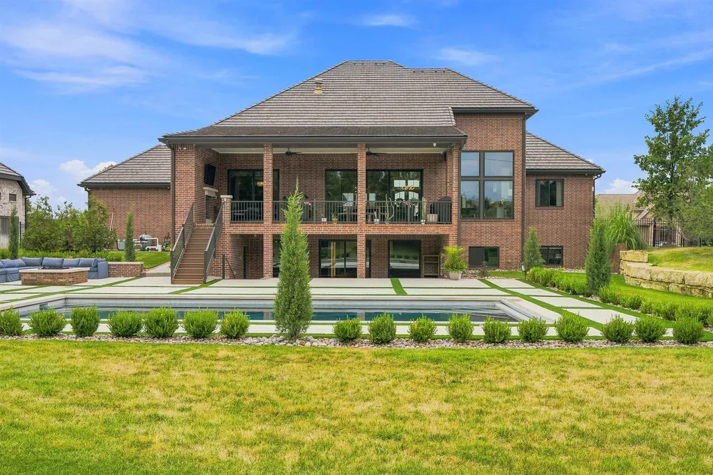 2126 N Clear Creek Wichita KS 67230