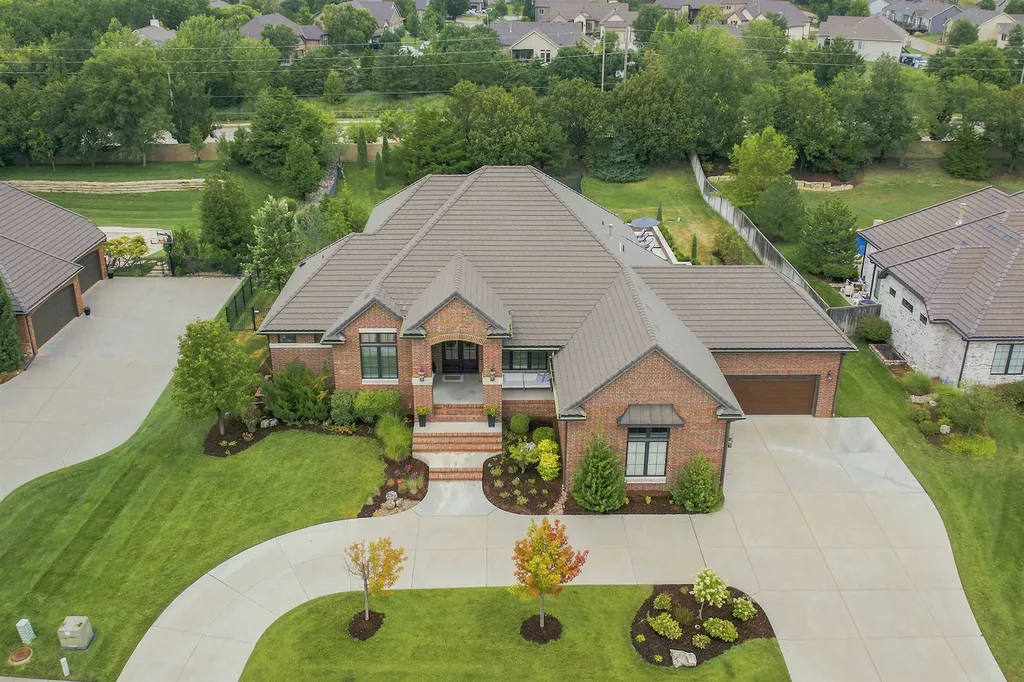 2126 N Clear Creek Wichita KS 67230