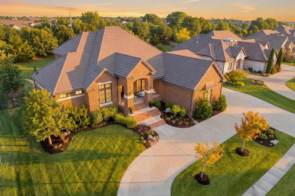 2126 N Clear Creek Wichita KS 67230