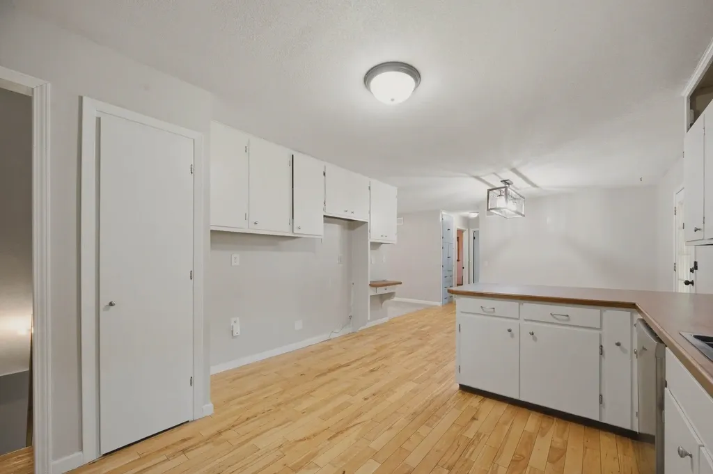 413 S 5th Colwich KS 67030