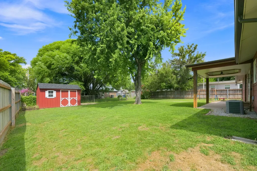 413 S 5th Colwich KS 67030