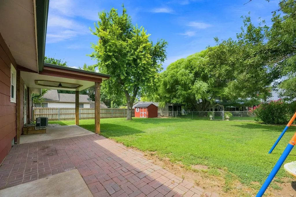 413 S 5th Colwich KS 67030