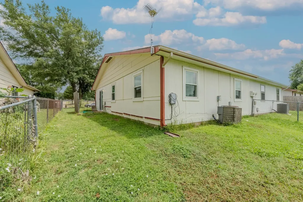 203 S Westview Drive Derby KS 67037