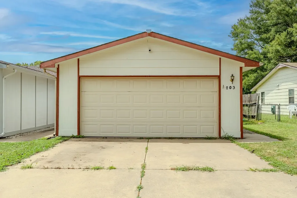 203 S Westview Drive Derby KS 67037