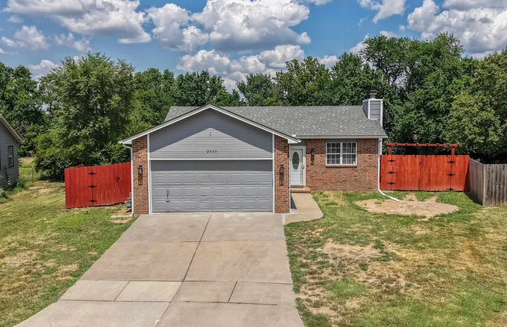 2530 N Beacon Hill Street Wichita KS 67220