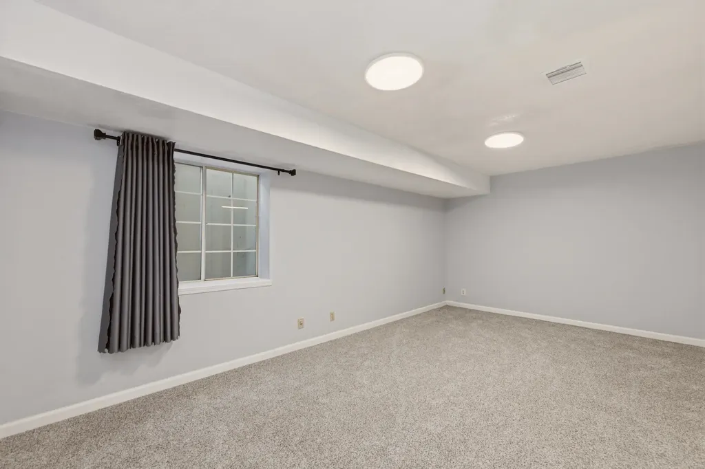 2530 N Beacon Hill Street Wichita KS 67220