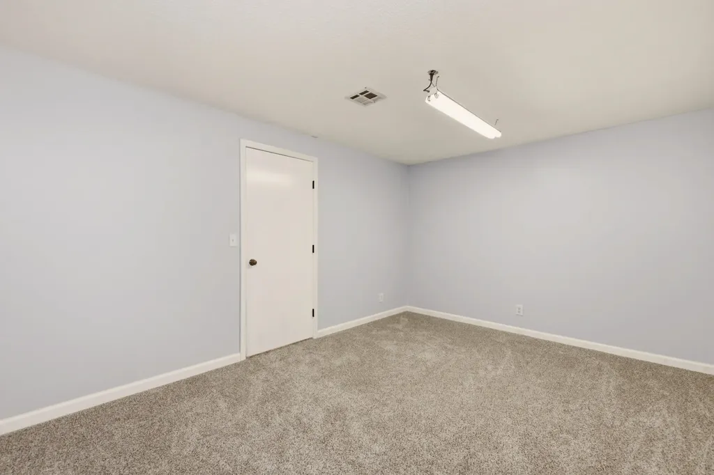 2530 N Beacon Hill Street Wichita KS 67220