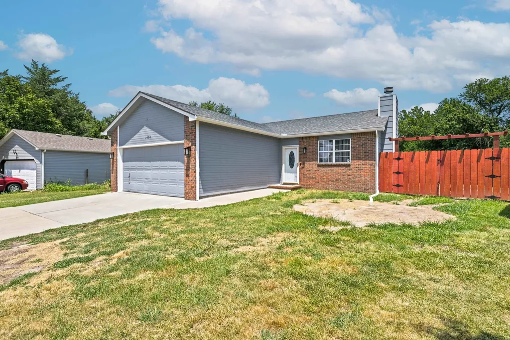 2530 N Beacon Hill Street Wichita KS 67220