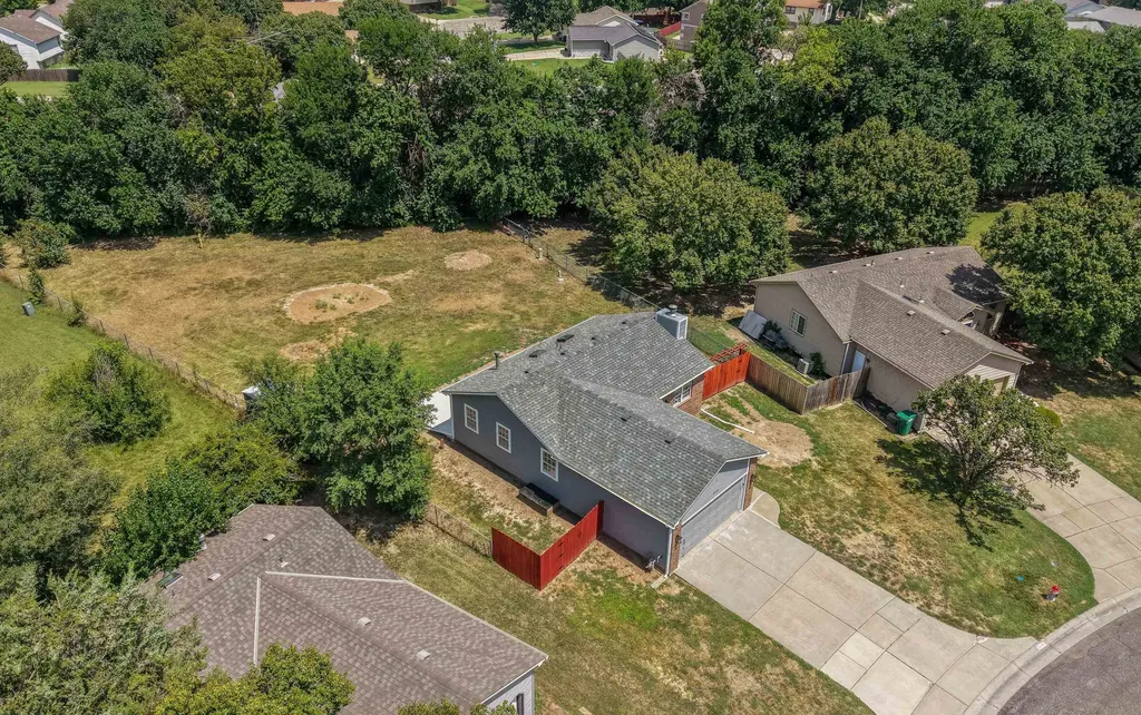 2530 N Beacon Hill Street Wichita KS 67220