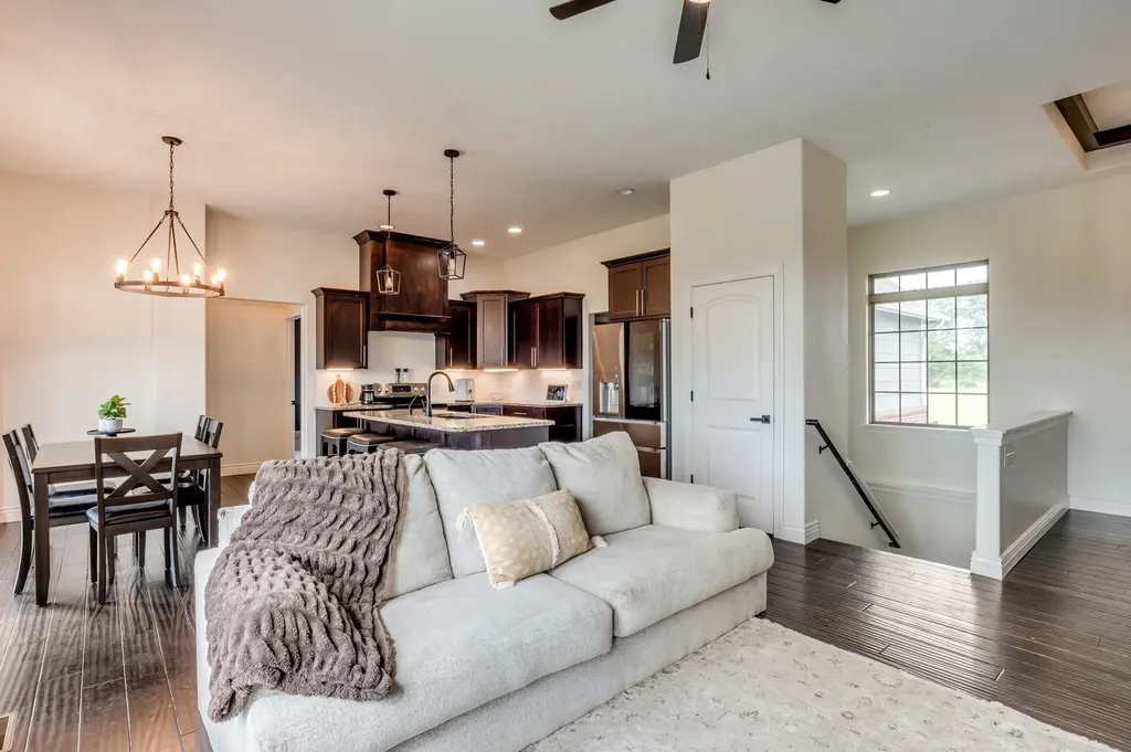 5651 S 127th Derby KS 67037