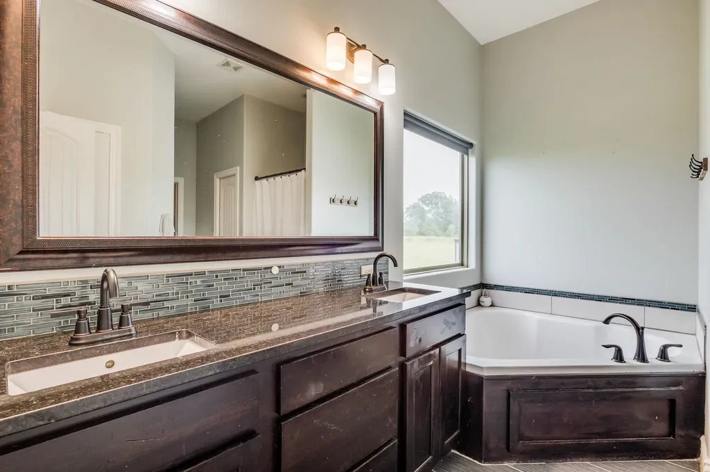 5651 S 127th Derby KS 67037