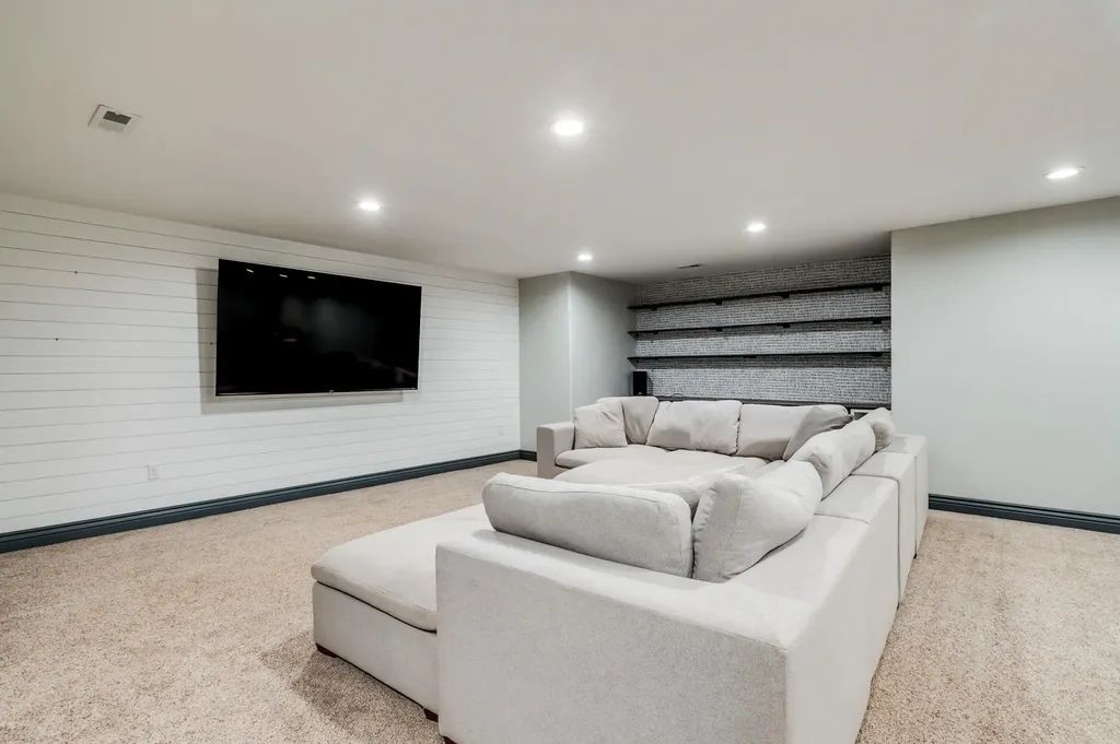 5651 S 127th Derby KS 67037