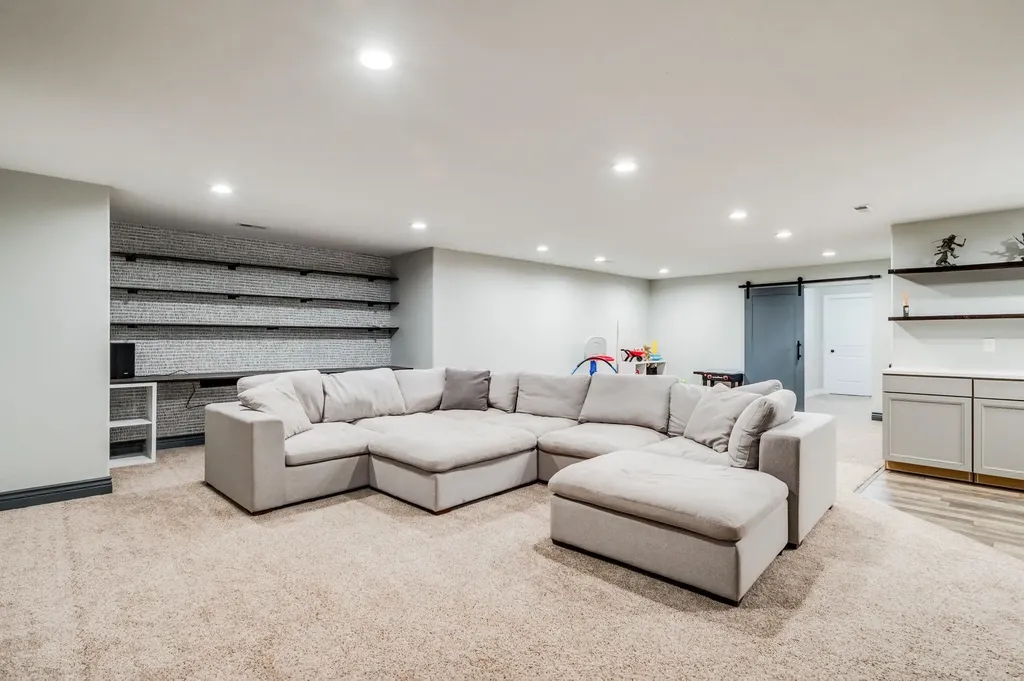 5651 S 127th Derby KS 67037