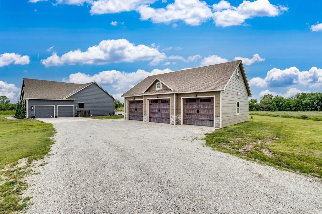 5651 S 127th Derby KS 67037