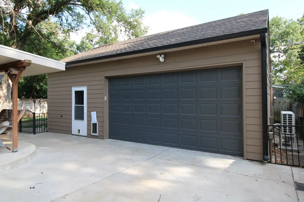9701 W Kenny Lane Wichita KS 67212