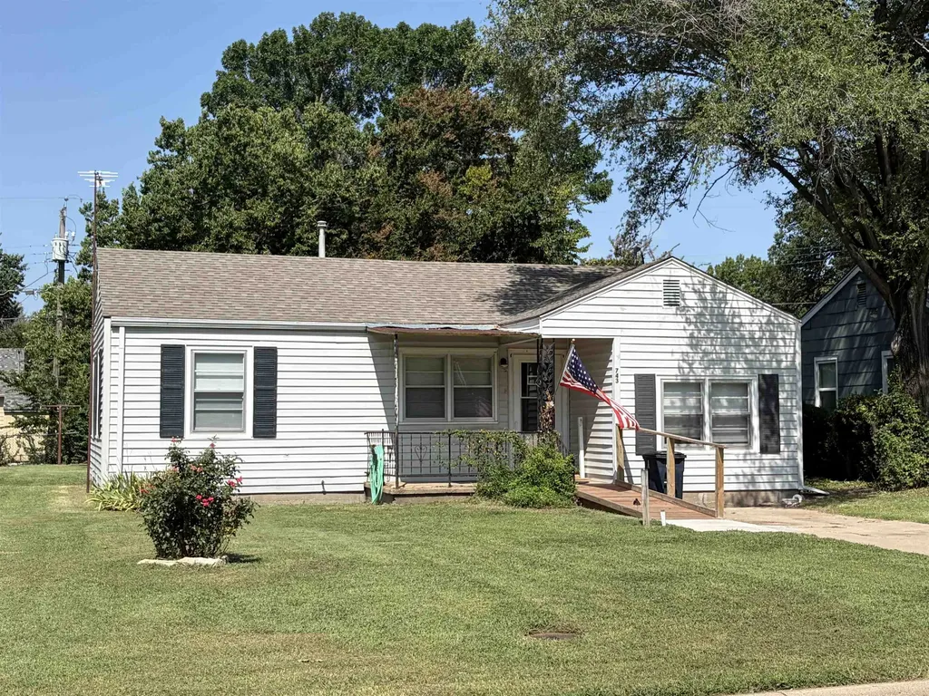 743 S Charron Drive El Dorado KS 67042