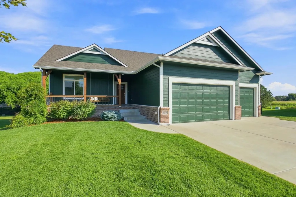 8206 W Kackley Circle Wichita KS 67205