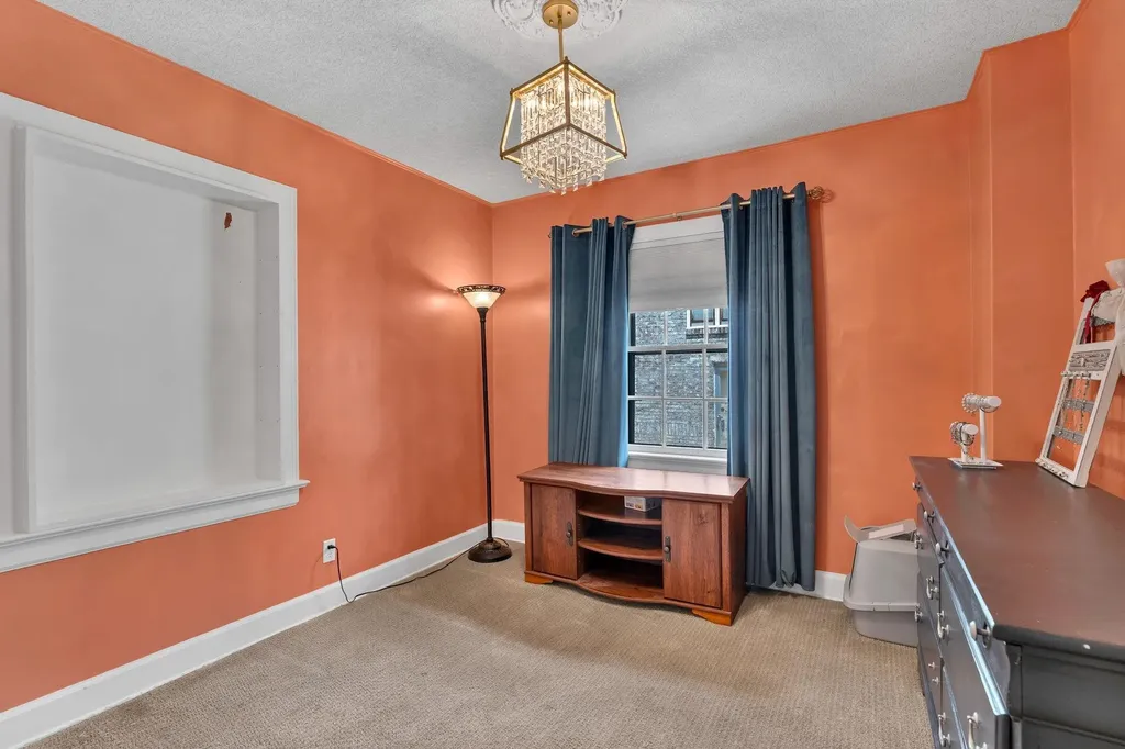 633 S Broadview Wichita KS 67218