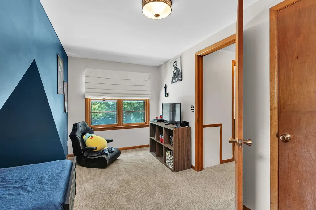 633 S Broadview Wichita KS 67218