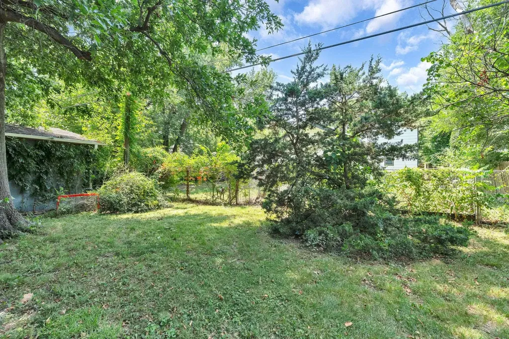633 S Broadview Wichita KS 67218