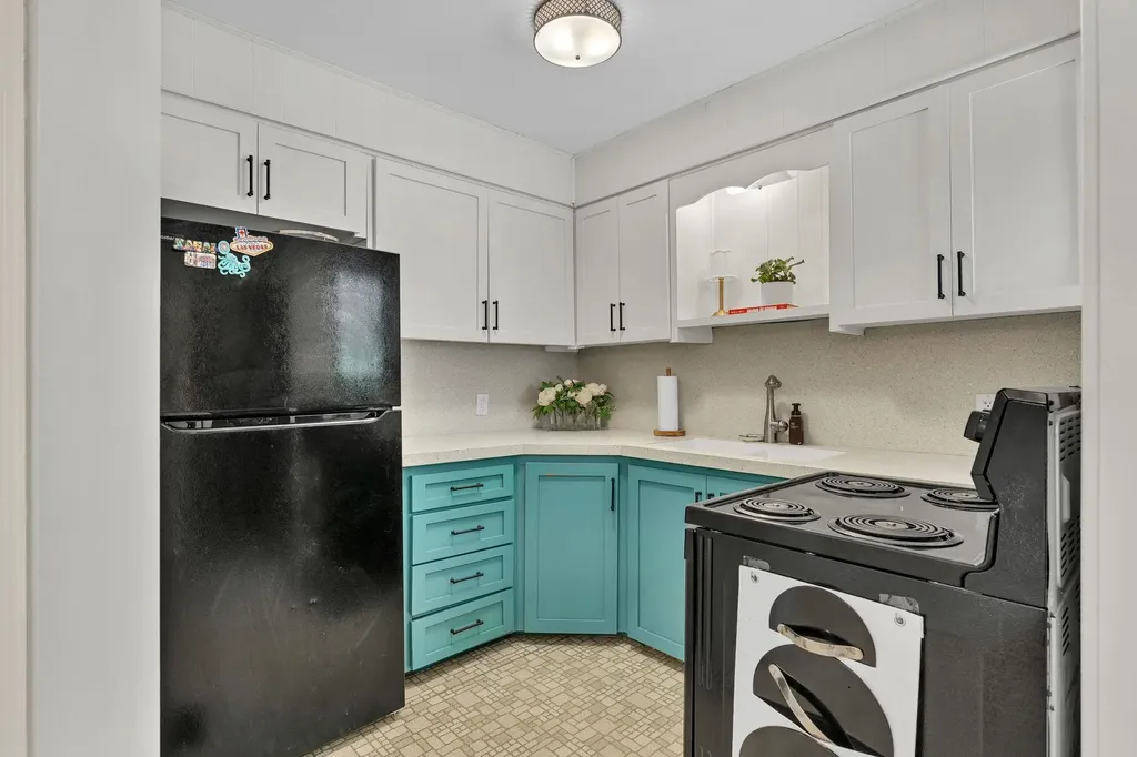 633 S Broadview Wichita KS 67218