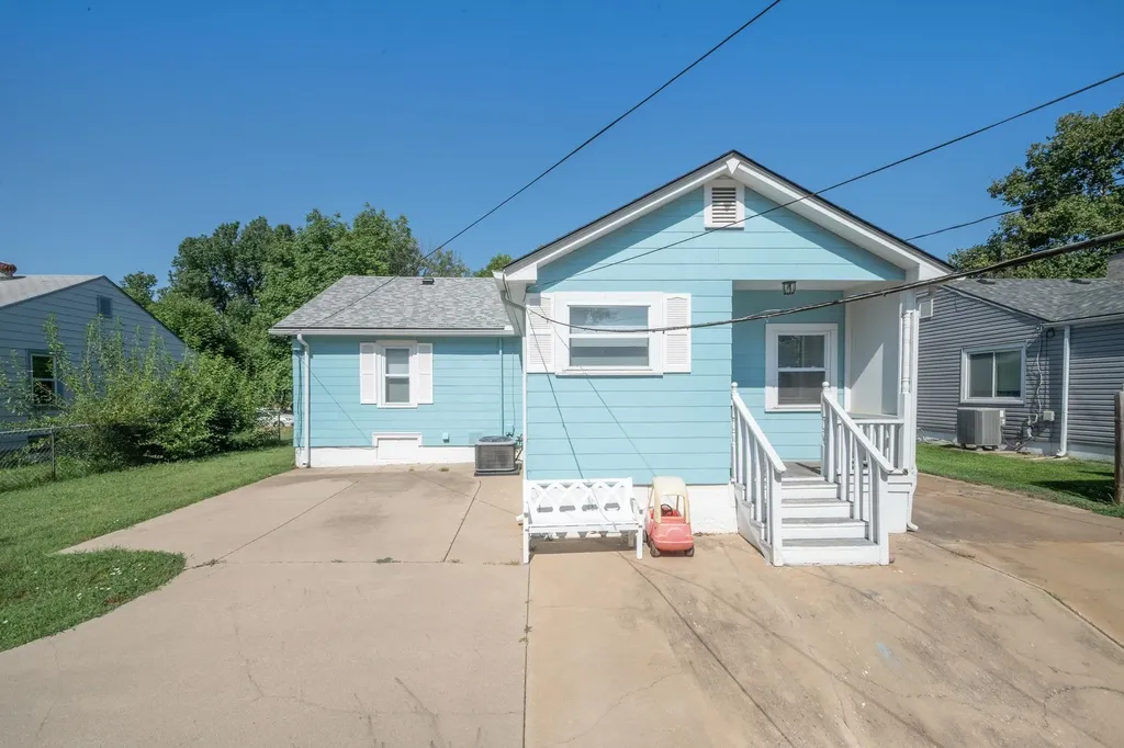 2260 S Victoria Street Wichita KS 67211