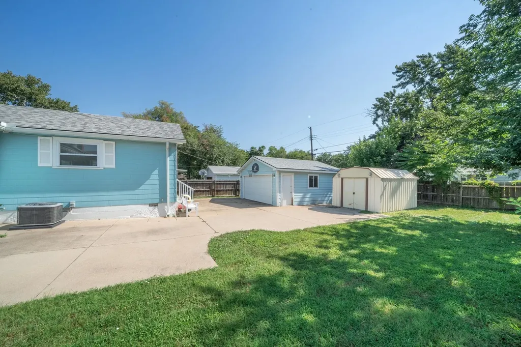 2260 S Victoria Street Wichita KS 67211