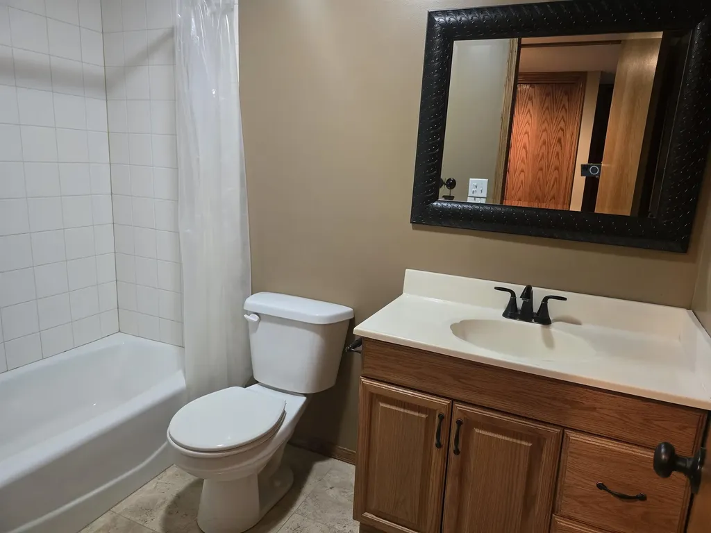 3809 N Rushwood Wichita KS 67226