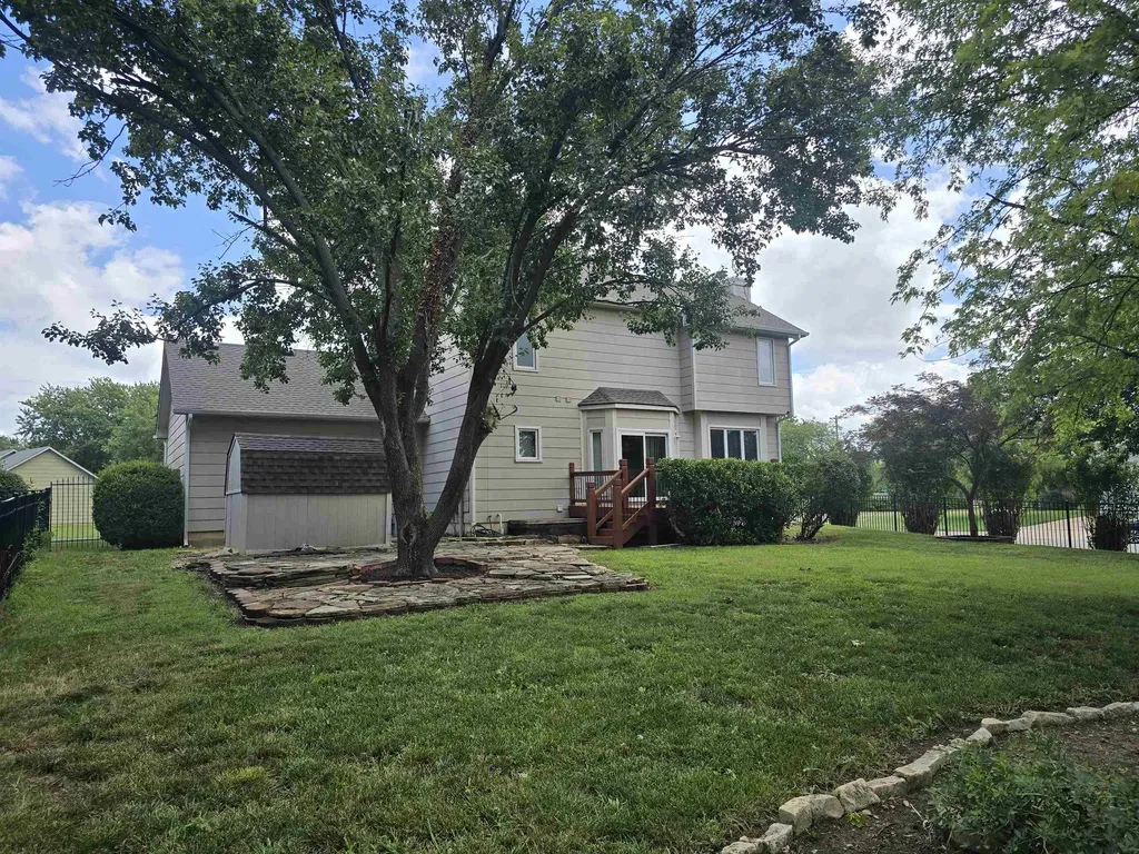 3809 N Rushwood Wichita KS 67226