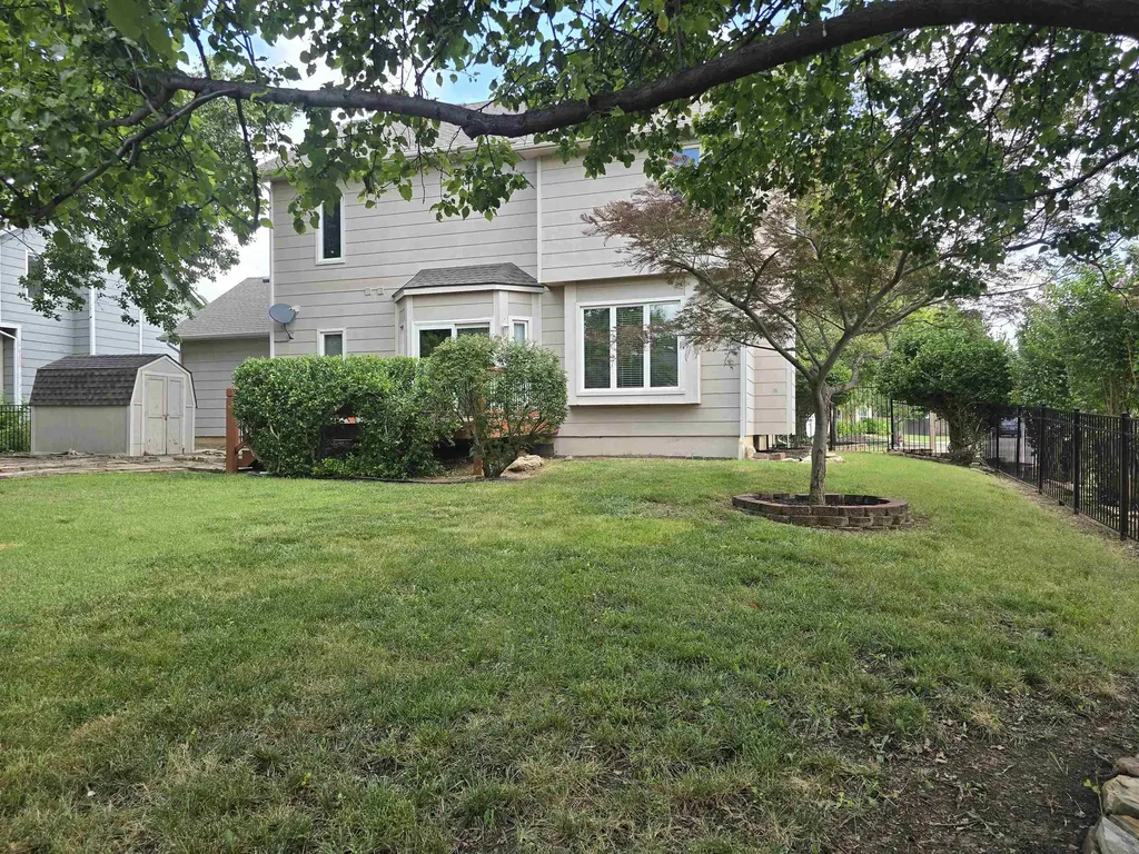3809 N Rushwood Wichita KS 67226