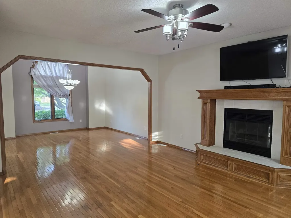 3809 N Rushwood Wichita KS 67226