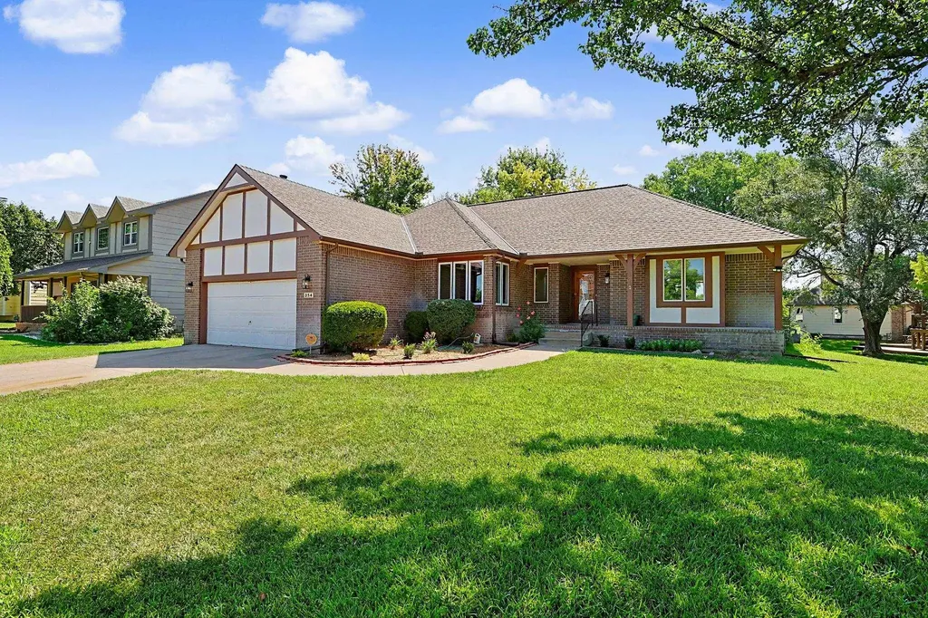254 N Lakeside Drive Andover KS 67002